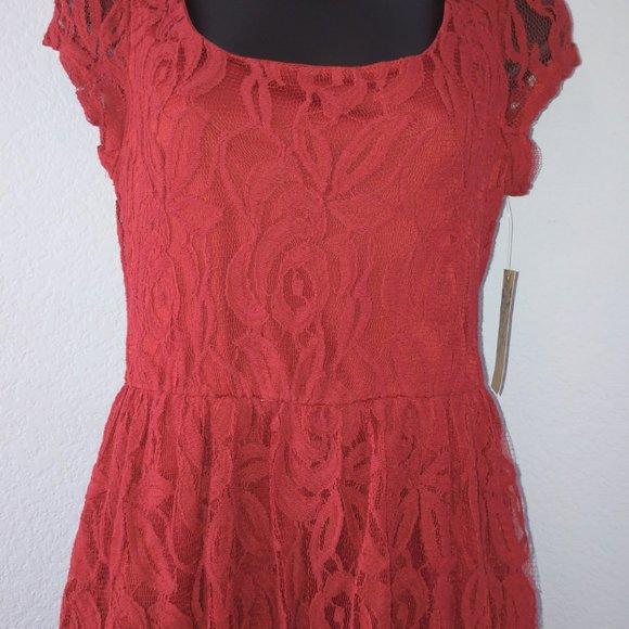 Bella D. Red Lace Dress. (Juniors Large) - Picture 6 of 6